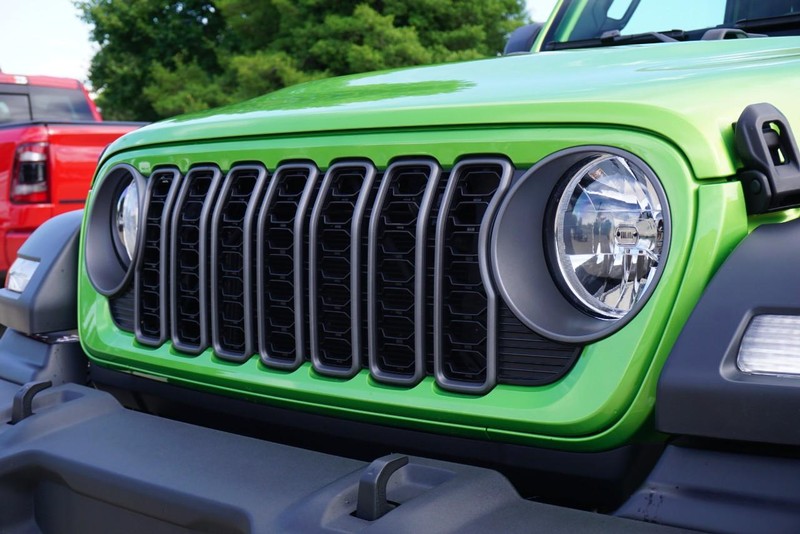 Jeep Wrangler Vehicle Full-screen Gallery Image 11