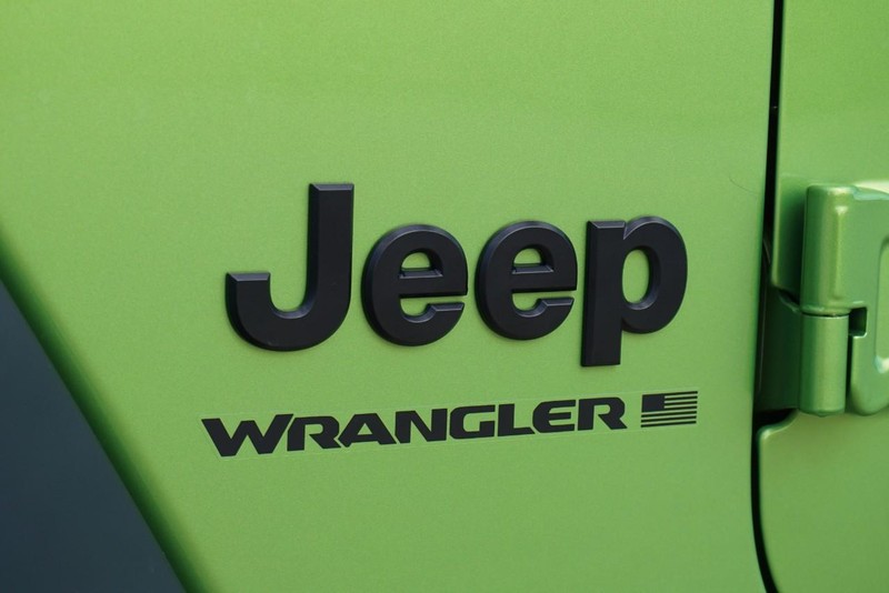 Jeep Wrangler Vehicle Full-screen Gallery Image 13