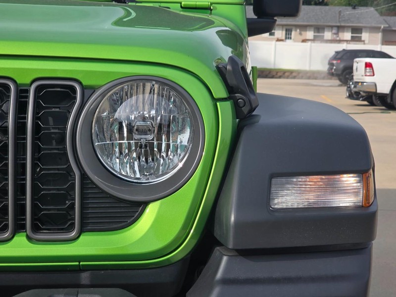 Jeep Wrangler Vehicle Full-screen Gallery Image 23