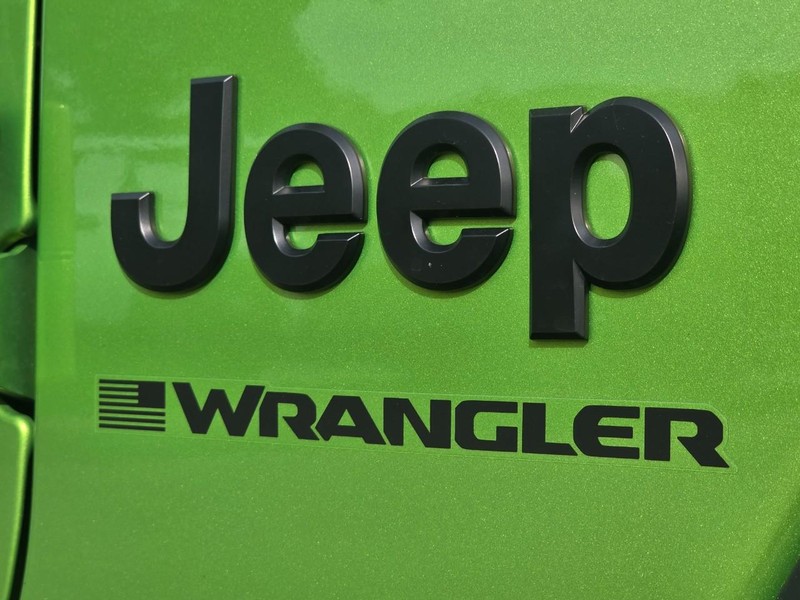 Jeep Wrangler Vehicle Full-screen Gallery Image 29