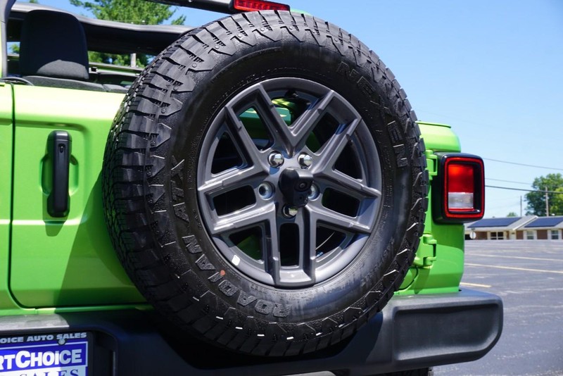 Jeep Wrangler Vehicle Full-screen Gallery Image 30