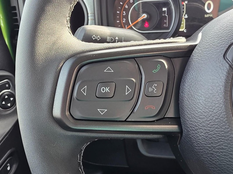 Jeep Wrangler Vehicle Full-screen Gallery Image 37
