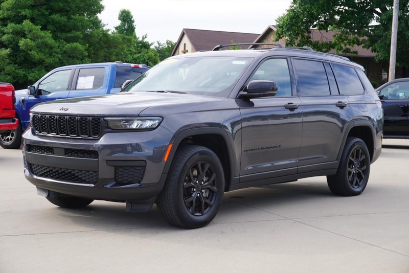 Jeep Grand Cherokee L Vehicle Full-screen Gallery Image 07