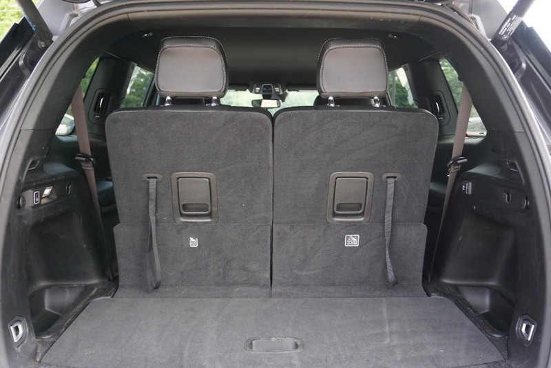 Jeep Grand Cherokee L Vehicle Full-screen Gallery Image 20
