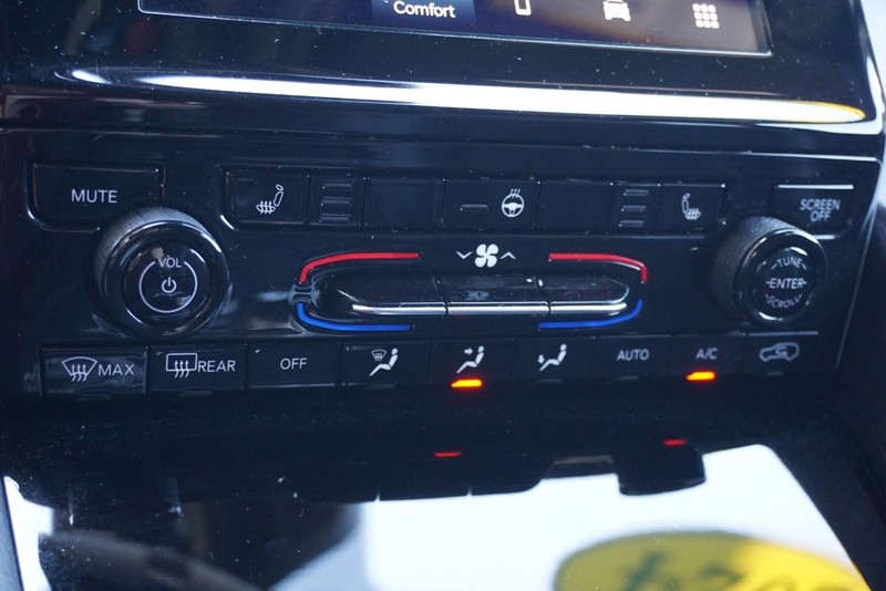 Jeep Grand Cherokee L Vehicle Full-screen Gallery Image 43