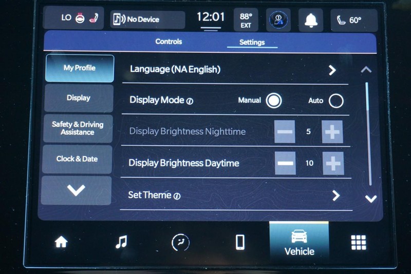 Jeep Grand Cherokee L Vehicle Full-screen Gallery Image 50