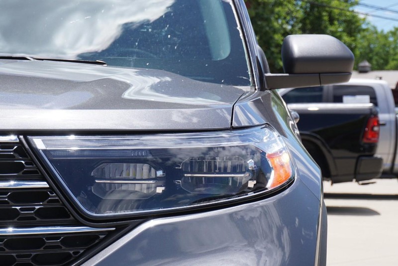 Ford Explorer Vehicle Full-screen Gallery Image 10