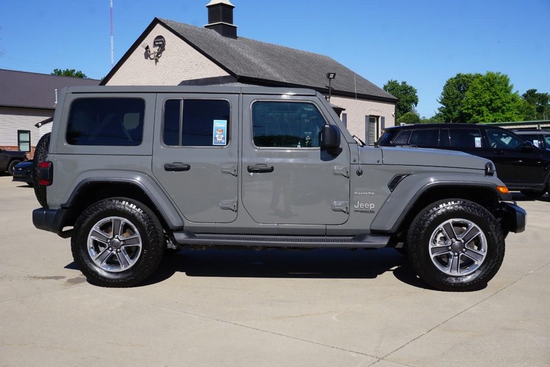 Jeep Wrangler Vehicle Full-screen Gallery Image 02