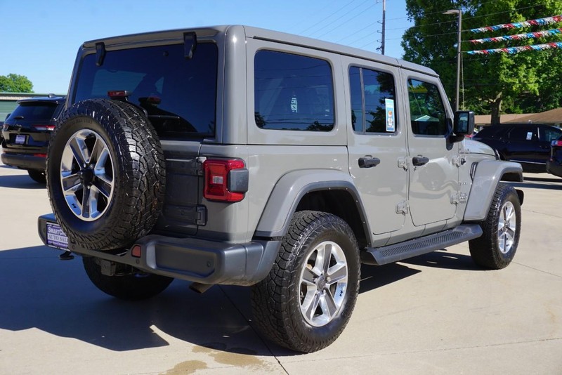 Jeep Wrangler Vehicle Full-screen Gallery Image 03