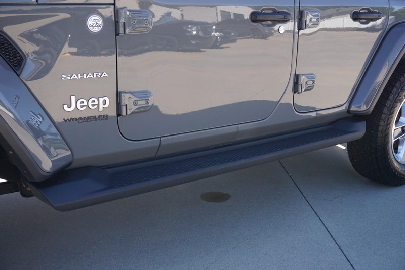 Jeep Wrangler Vehicle Full-screen Gallery Image 14