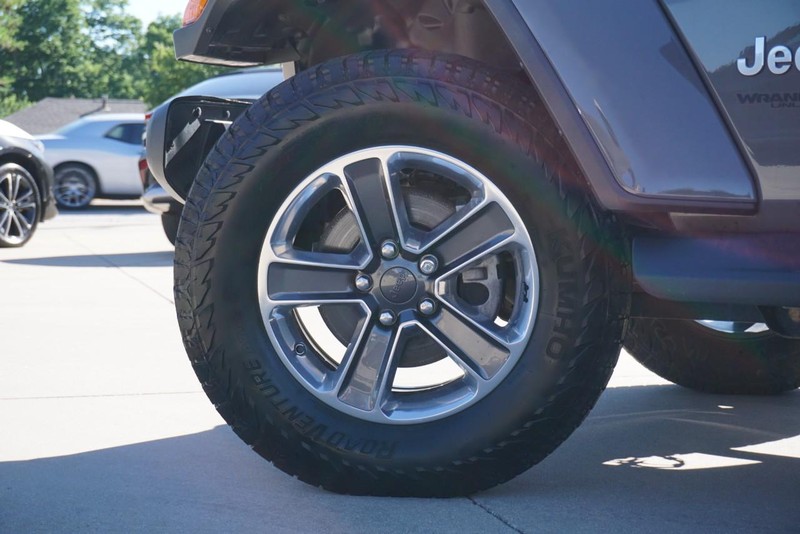 Jeep Wrangler Vehicle Full-screen Gallery Image 16