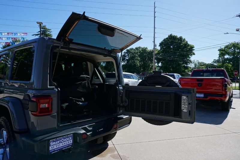 Jeep Wrangler Vehicle Full-screen Gallery Image 23