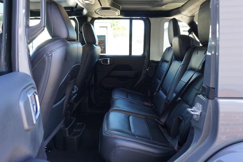 Jeep Wrangler Vehicle Full-screen Gallery Image 27
