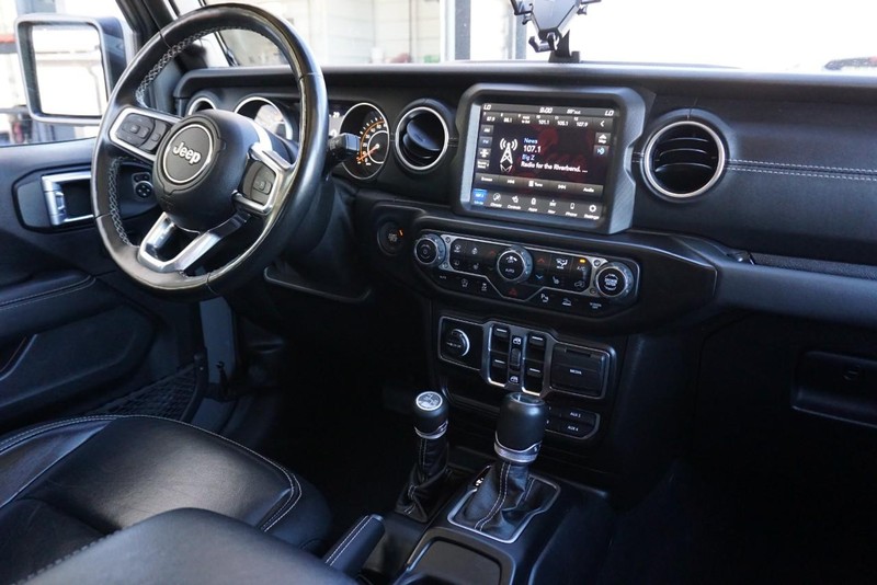 Jeep Wrangler Vehicle Full-screen Gallery Image 37