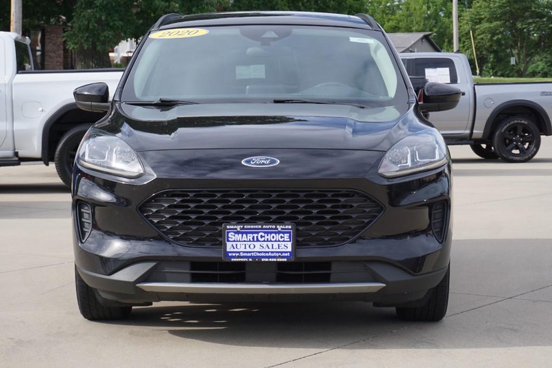 Ford Escape Vehicle Full-screen Gallery Image 08