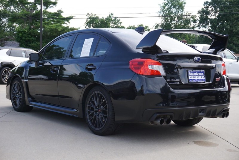 Subaru WRX STI Vehicle Full-screen Gallery Image 05