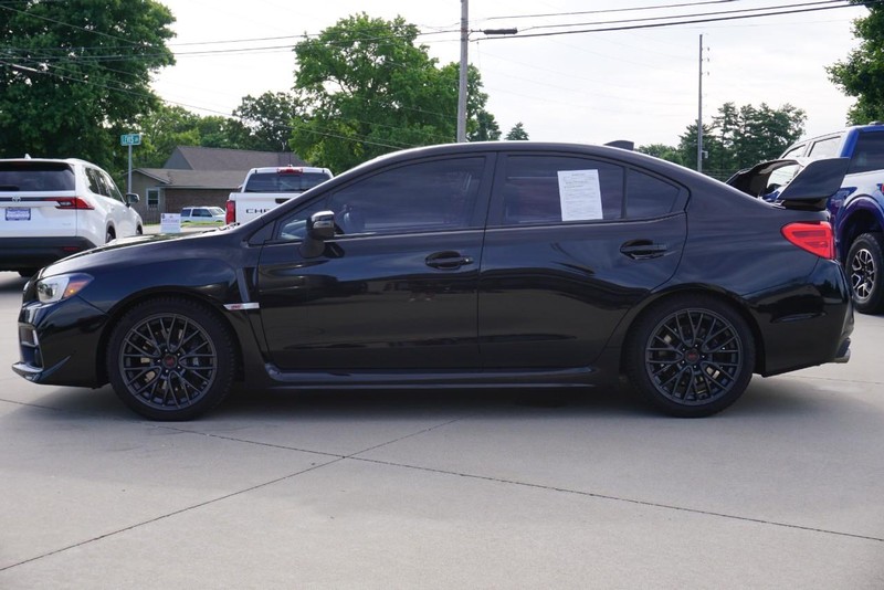 Subaru WRX STI Vehicle Full-screen Gallery Image 06