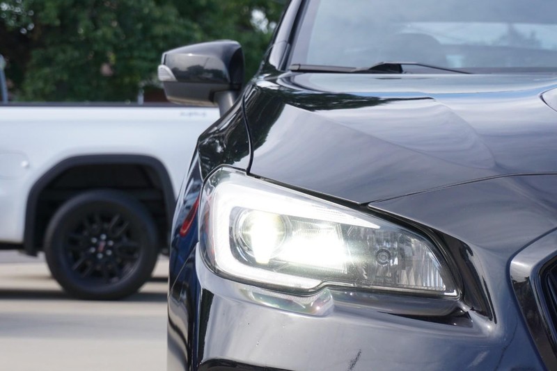 Subaru WRX STI Vehicle Full-screen Gallery Image 09