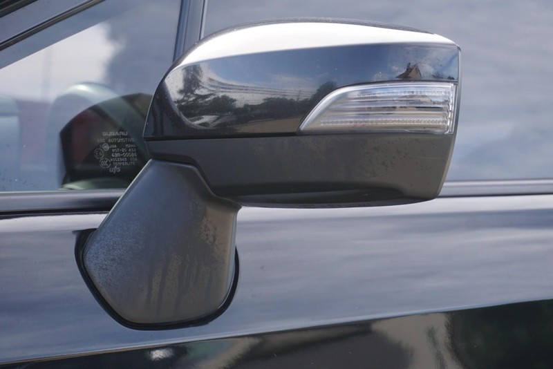 Subaru WRX STI Vehicle Full-screen Gallery Image 12