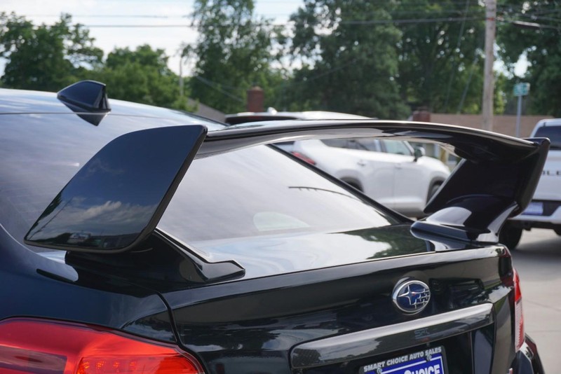 Subaru WRX STI Vehicle Full-screen Gallery Image 14