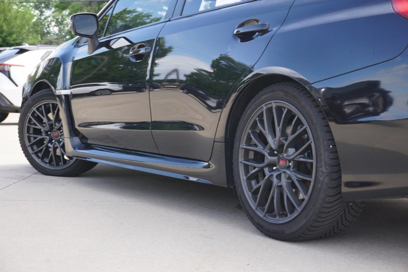 Subaru WRX STI Vehicle Full-screen Gallery Image 16
