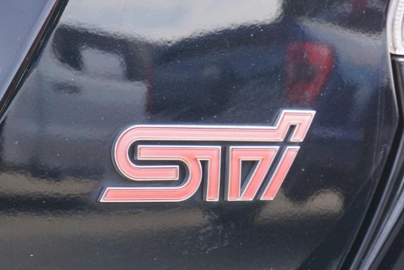 Subaru WRX STI Vehicle Full-screen Gallery Image 20
