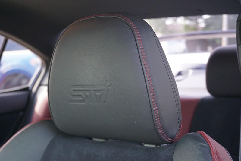 Subaru WRX STI Vehicle Full-screen Gallery Image 24