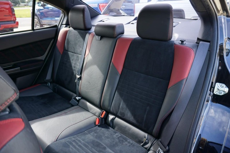 Subaru WRX STI Vehicle Full-screen Gallery Image 26