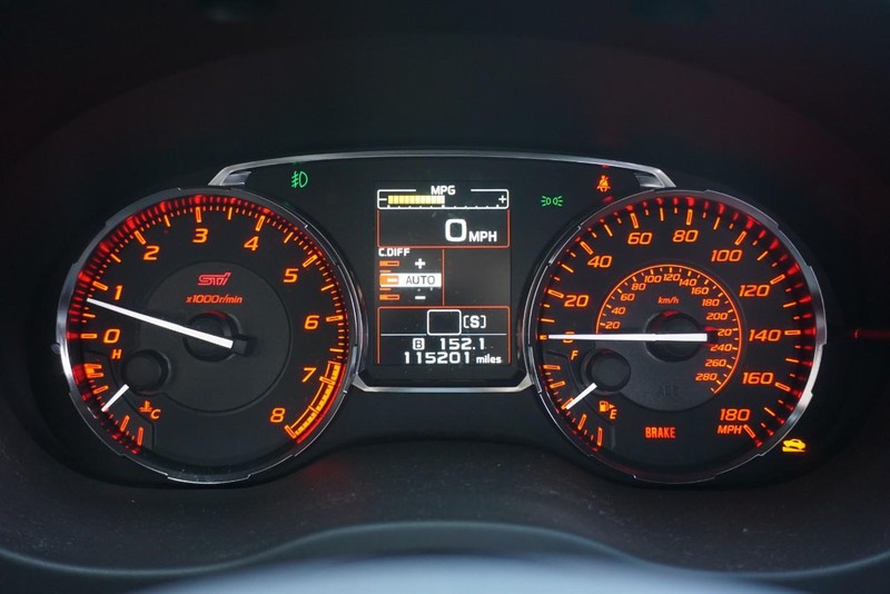 Subaru WRX STI Vehicle Full-screen Gallery Image 39