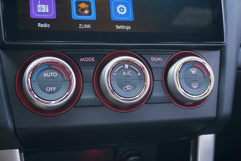 Subaru WRX STI Vehicle Full-screen Gallery Image 43