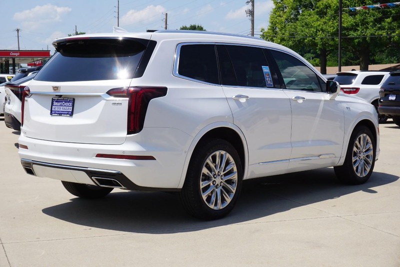 Cadillac XT6 Vehicle Full-screen Gallery Image 03