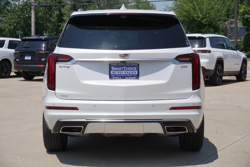 Cadillac XT6 Vehicle Full-screen Gallery Image 04