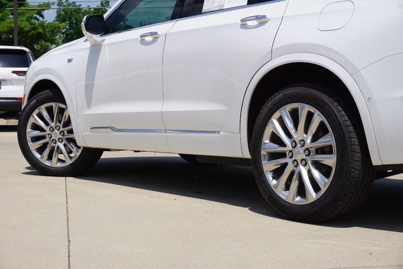Cadillac XT6 Vehicle Full-screen Gallery Image 13