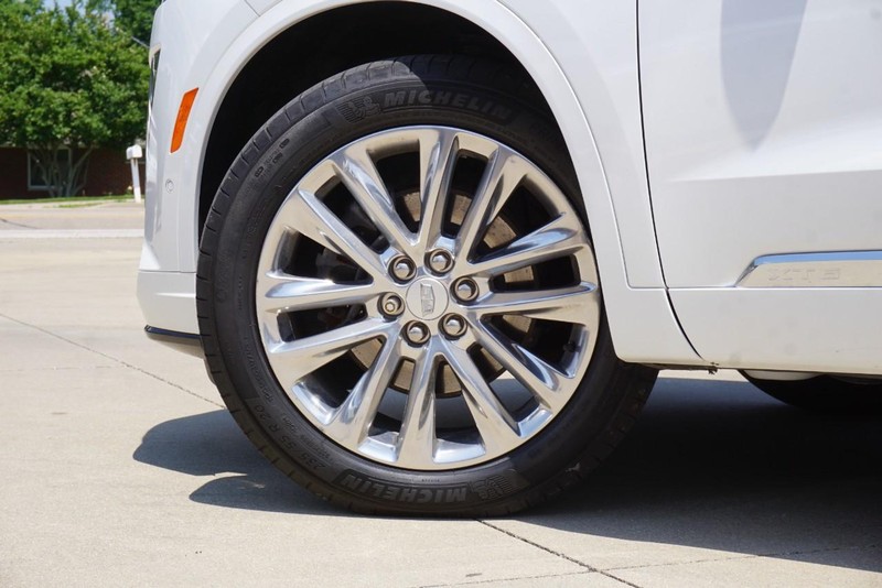 Cadillac XT6 Vehicle Full-screen Gallery Image 14