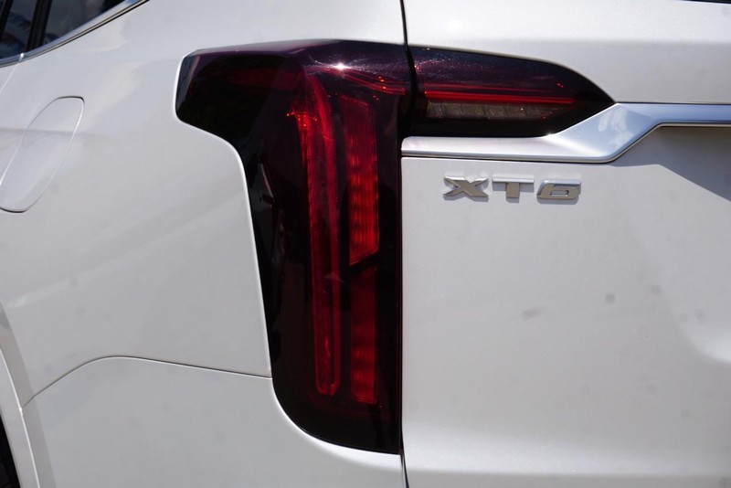 Cadillac XT6 Vehicle Full-screen Gallery Image 16