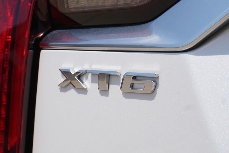Cadillac XT6 Vehicle Full-screen Gallery Image 18