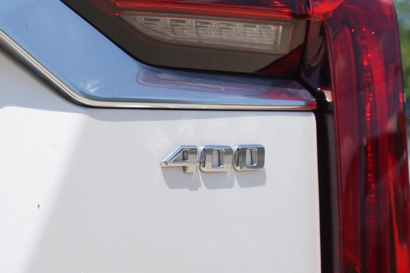 Cadillac XT6 Vehicle Full-screen Gallery Image 19