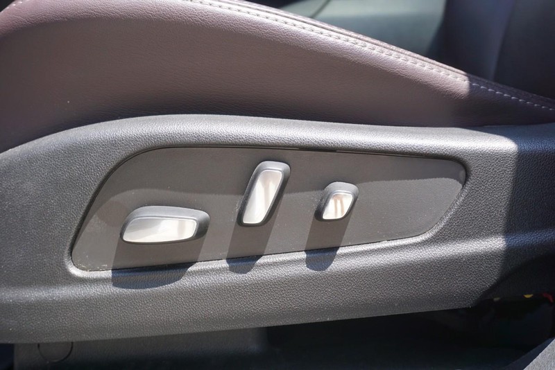 Cadillac XT6 Vehicle Full-screen Gallery Image 25
