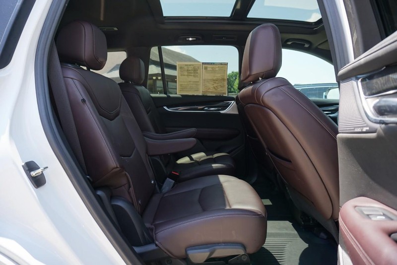 Cadillac XT6 Vehicle Full-screen Gallery Image 30