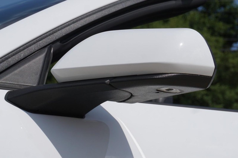 Ford Mustang Vehicle Full-screen Gallery Image 18