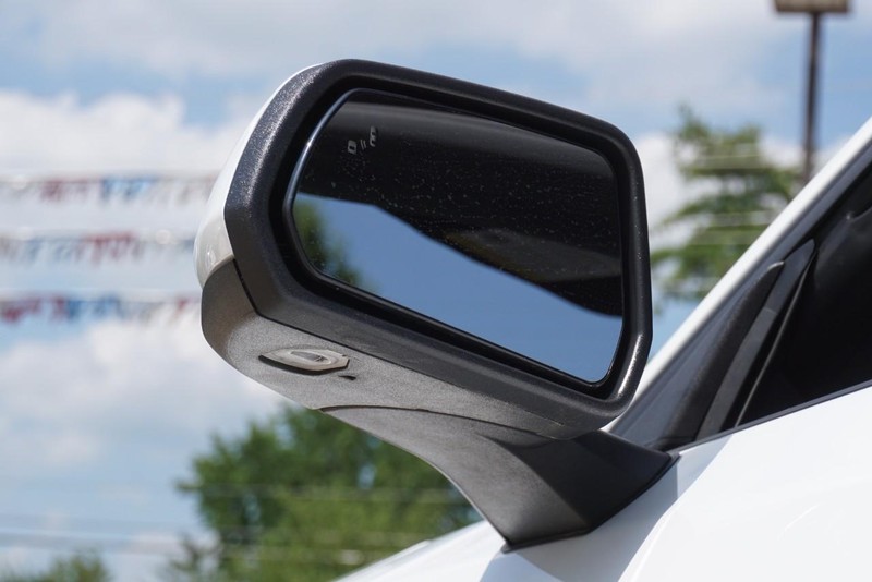 Ford Mustang Vehicle Full-screen Gallery Image 21