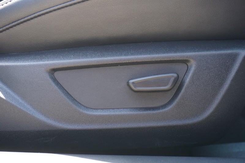 Ford Mustang Vehicle Full-screen Gallery Image 32