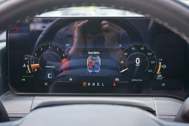 Ford Mustang Vehicle Full-screen Gallery Image 39