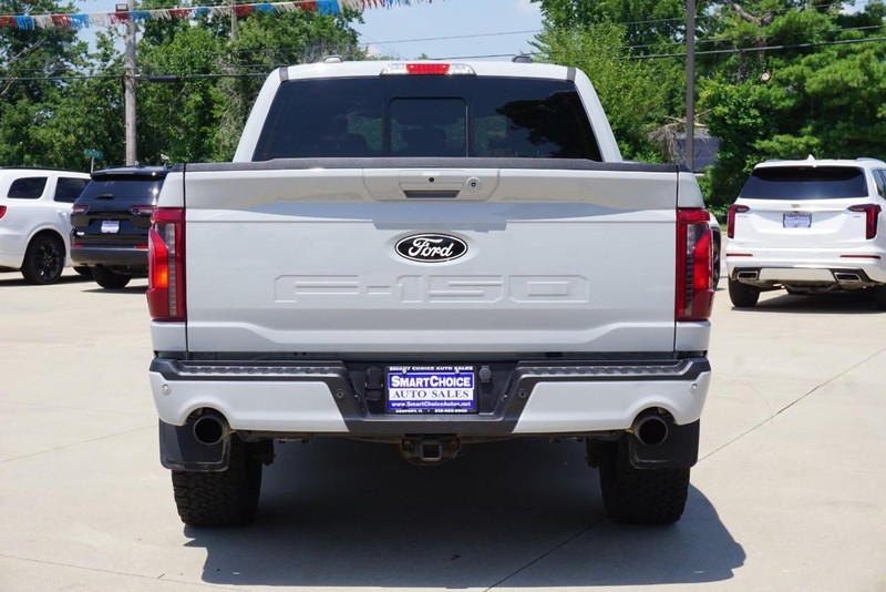 Ford F-150 Vehicle Full-screen Gallery Image 04