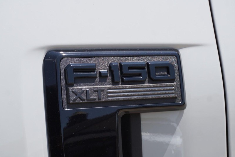 Ford F-150 Vehicle Full-screen Gallery Image 11