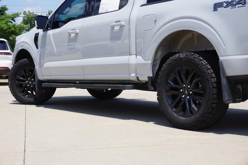 Ford F-150 Vehicle Full-screen Gallery Image 14