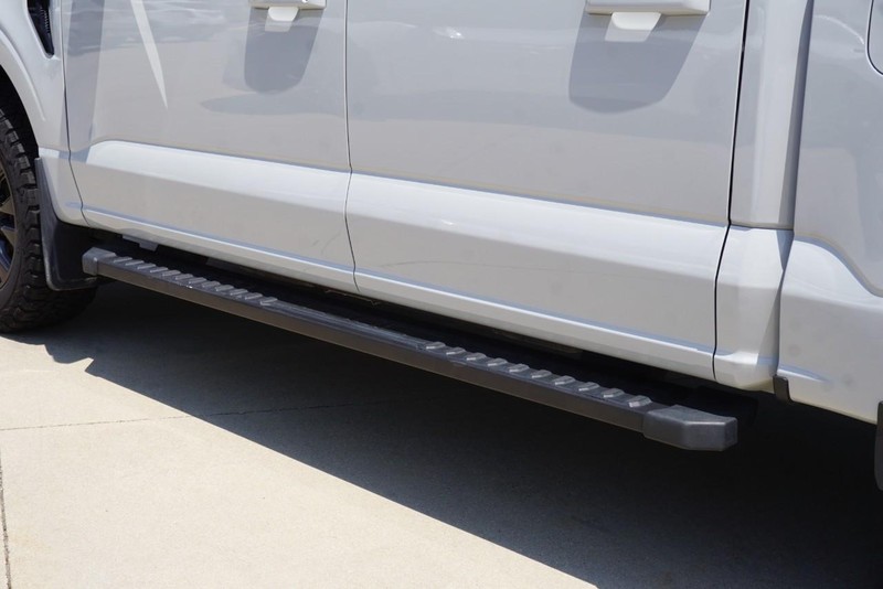 Ford F-150 Vehicle Full-screen Gallery Image 16