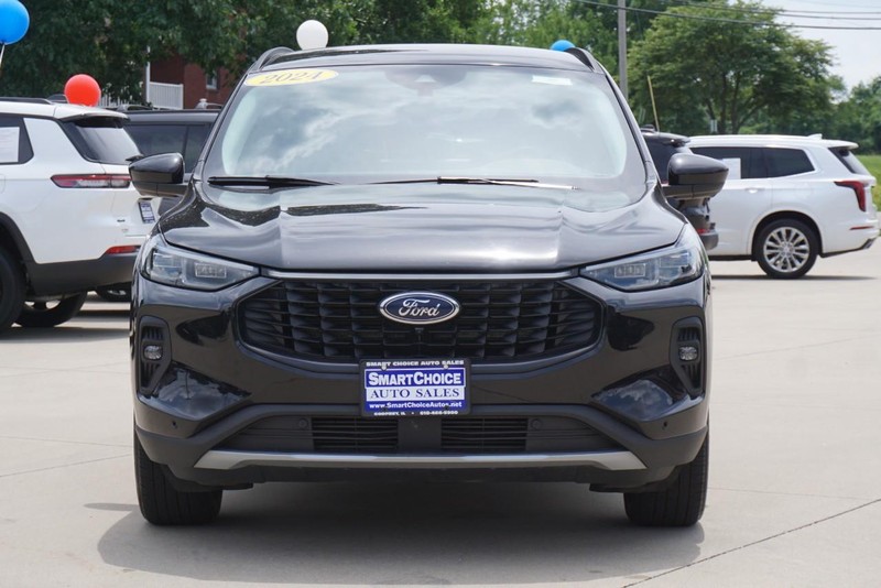 Ford Escape Vehicle Full-screen Gallery Image 08