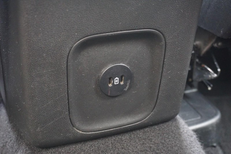 Ford Escape Vehicle Full-screen Gallery Image 36