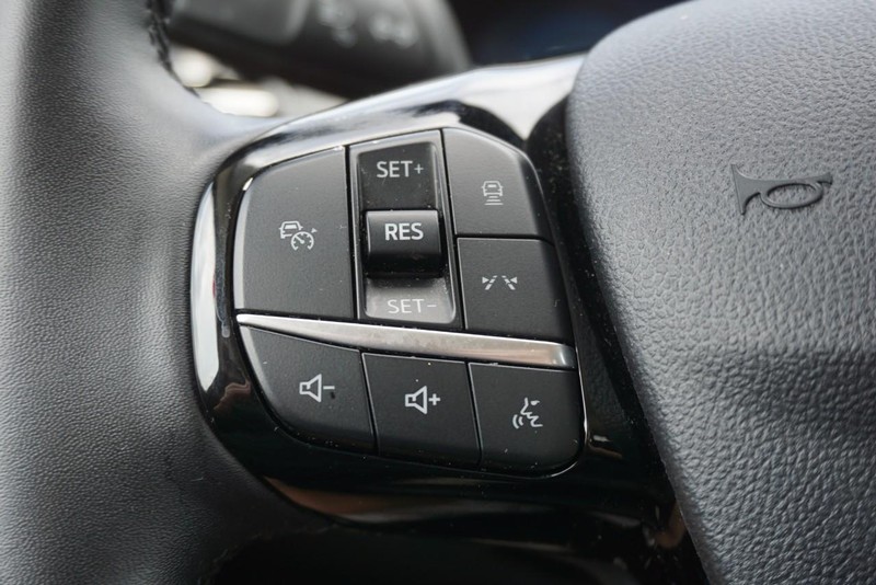 Ford Escape Vehicle Full-screen Gallery Image 38
